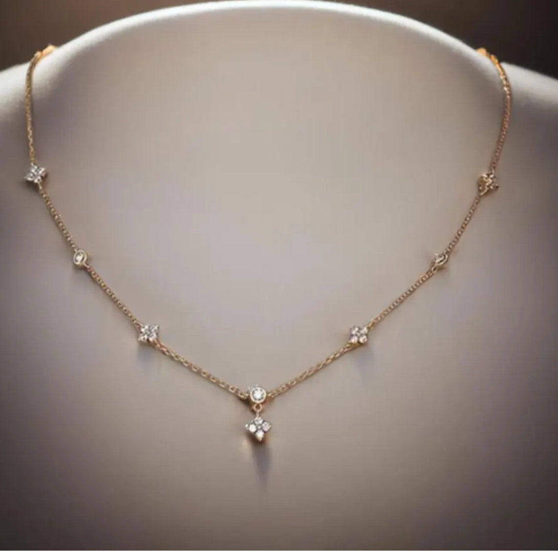 Zircon Four-Leaf Flower Elegant Light Luxury Choker Necklace