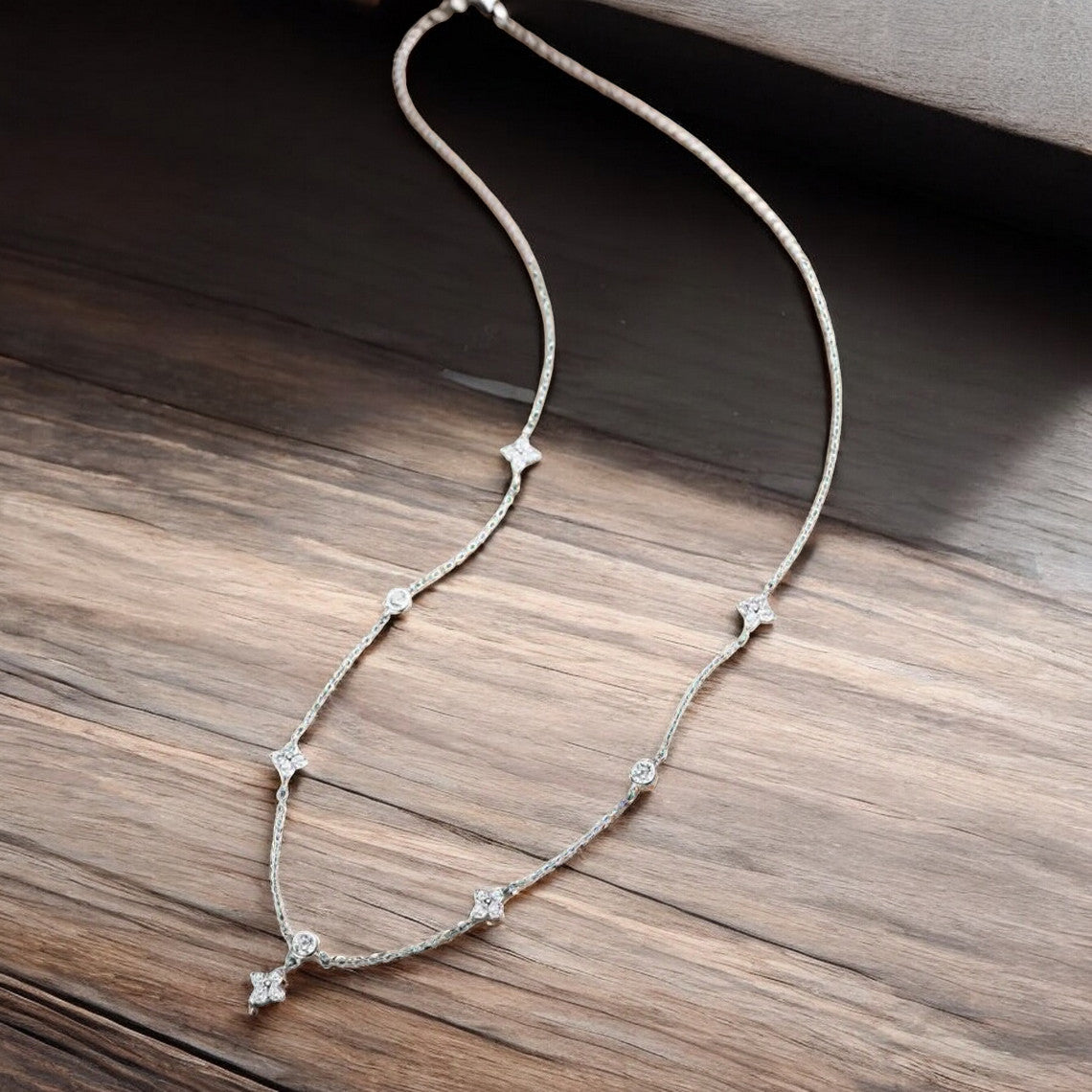 Zircon Four-Leaf Flower Elegant Light Luxury Choker Necklace