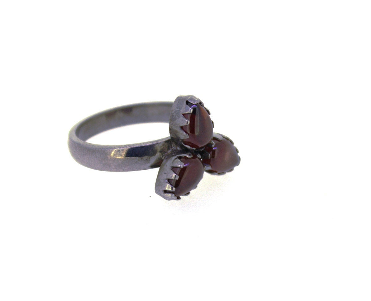 Garnet Ring, Floral Ring, Gemstone Ring, Dainty Ring, 925 Sterling Silver Promise Ring, Stackable Ring, Minimal Ring, Minimalist Ring