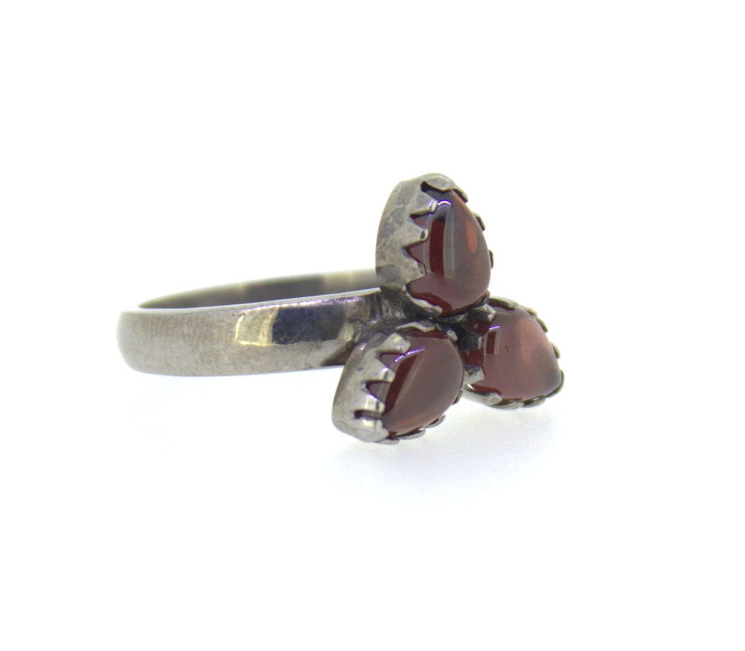 Garnet Ring, Floral Ring, Gemstone Ring, Dainty Ring, 925 Sterling Silver Promise Ring, Stackable Ring, Minimal Ring, Minimalist Ring