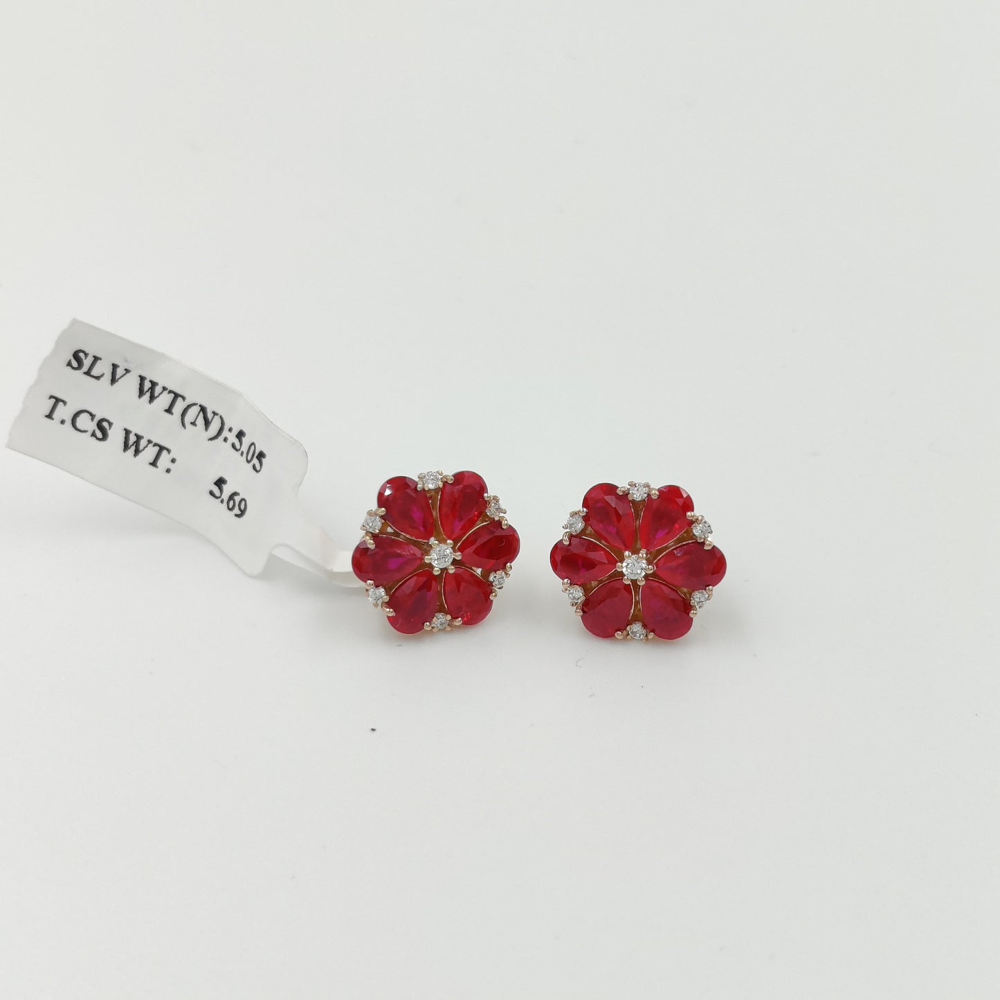 Flower Shaped Stud Earrings – Elegant & Pretty for Any Season | Timeless Beauty for Every Outfit